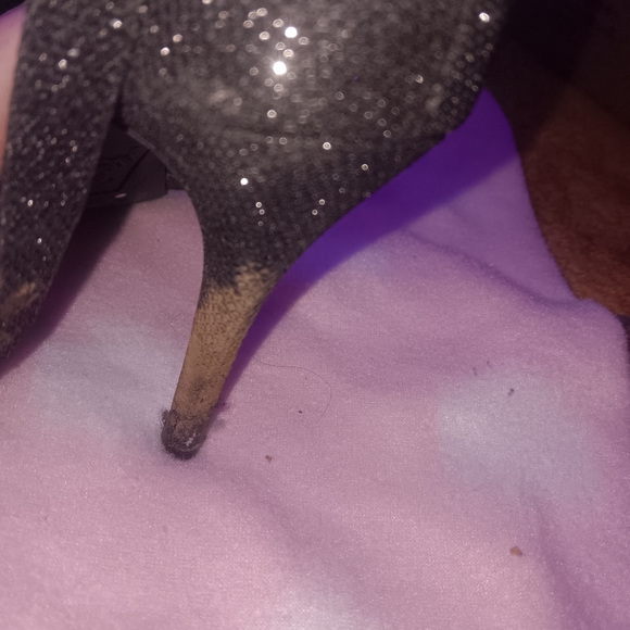 High Heels - Picture 2 of 3